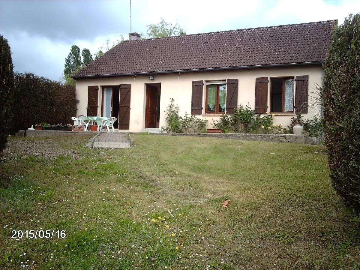 Gite Du Rocher Villa Le Veurdre Holiday home